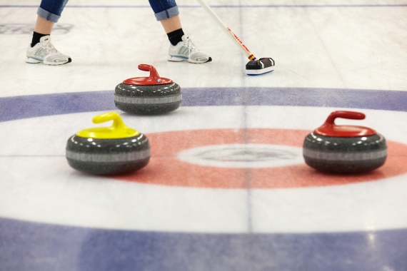 Agence événementielle séminaires & incentives activité curling Agence événementielle séminaires & incentives activité curling